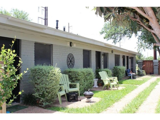 602 W 51st St in Austin, TX - Foto de edificio - Building Photo