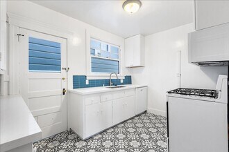 2134-2138 Clinton Ave in Alameda, CA - Building Photo - Building Photo