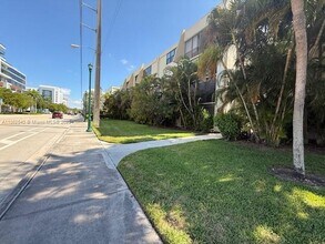 20381 NE 30th Ave in Aventura, FL - Building Photo - Building Photo