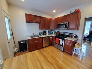 274 Brookline St in Cambridge, MA - Building Photo - Building Photo