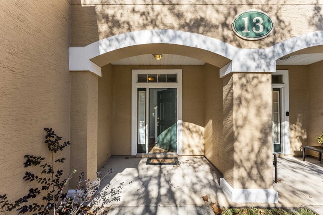 5260 Collins Rd in Jacksonville, FL - Building Photo - Building Photo