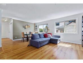 2159 NE Weidler St in Portland, OR - Building Photo - Building Photo