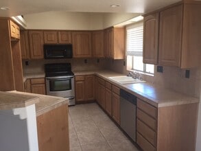 9250 River Run Dr in Kingman, AZ - Building Photo - Building Photo