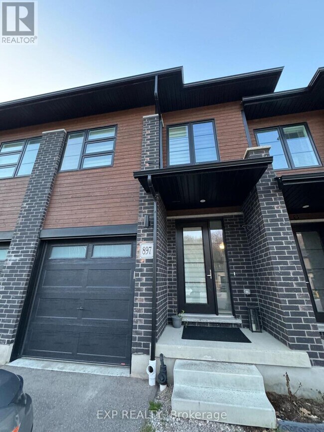 897 Robert Ferrie Dr in Kitchener, ON - Building Photo - Building Photo