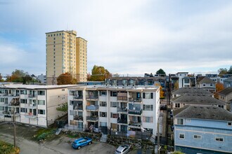 Sound View Pointe in Seattle, WA - Building Photo - Building Photo