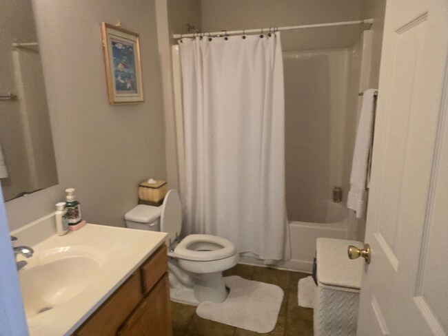 3200 Riverhead Dr in Deltona, FL - Building Photo - Building Photo