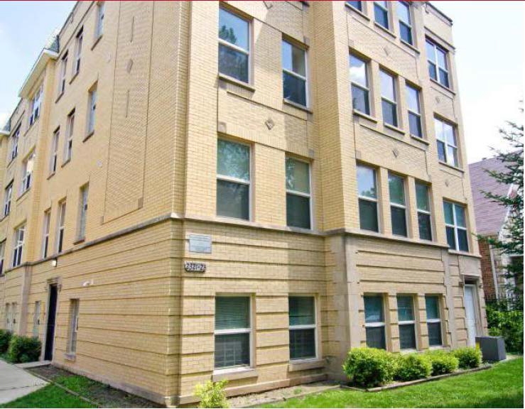 2321 N Oak Park Ave in Chicago, IL - Building Photo