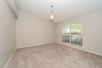 905 Mystic Harbor Dr in Jacksonville, FL - Foto de edificio - Building Photo