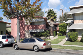 631 Howland Dr in Inglewood, CA - Building Photo - Building Photo