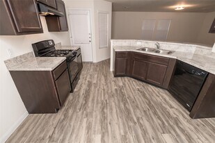 5452 Quail Cove Ln in Houston, TX - Building Photo