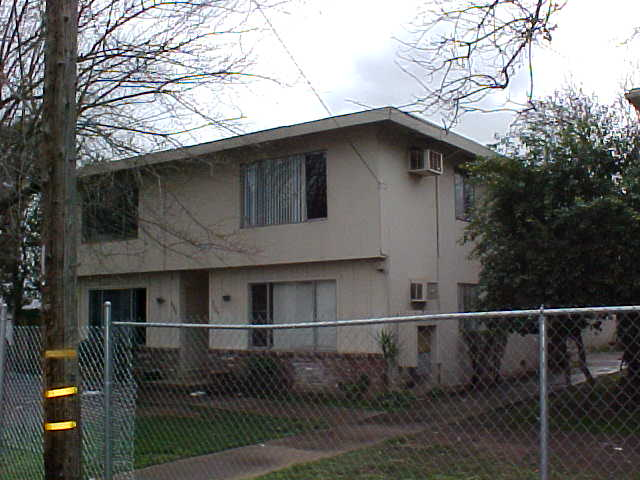 3908 43rd Ave in Sacramento, CA - Foto de edificio - Building Photo