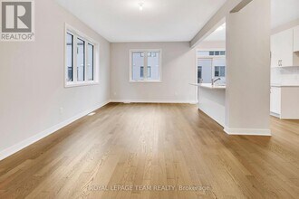 483 Brigatine Ave in Ottawa, ON - Building Photo - Building Photo