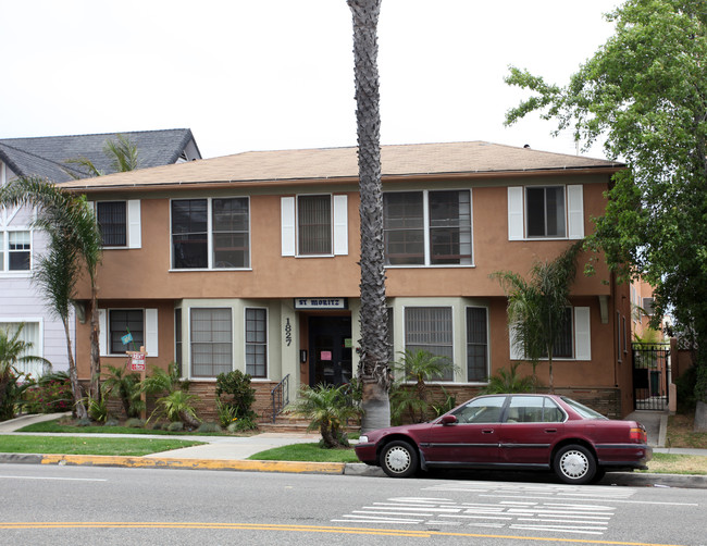 1827 E Ocean Blvd in Long Beach, CA - Foto de edificio - Building Photo