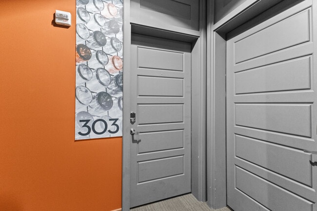 570 S Front St, Unit #303 in Columbus, OH - Building Photo - Building Photo
