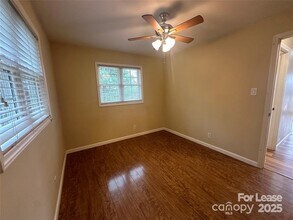 236 Lakeview Dr in Marion, NC - Building Photo - Building Photo