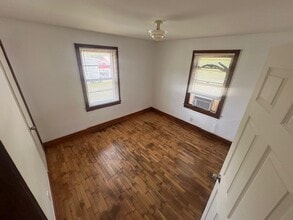 1050 Halifax Rd in Danville, VA - Building Photo - Building Photo