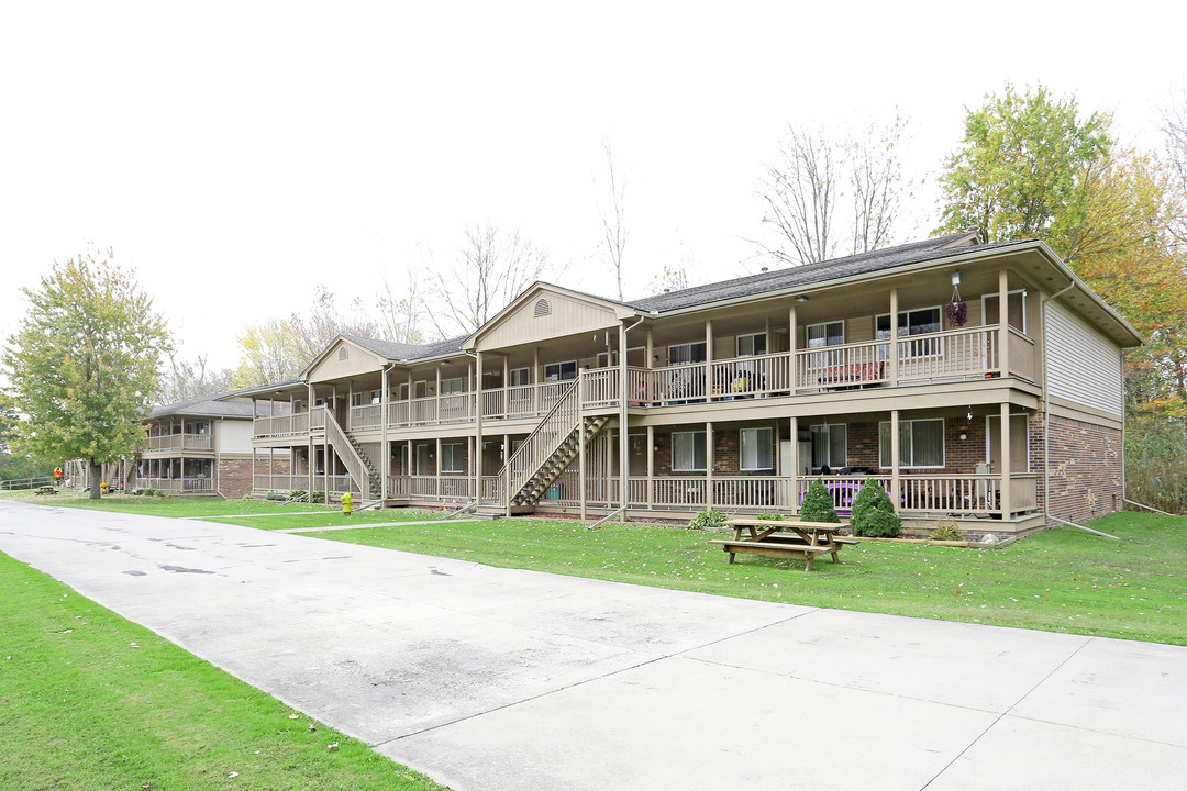 Newport Shores Apartments in East China, MI - Foto de edificio