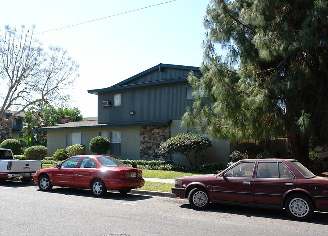 11682 Stuart Dr in Garden Grove, CA - Foto de edificio - Building Photo