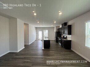 980 Highland Trce Dr in Graham, NC - Building Photo - Building Photo