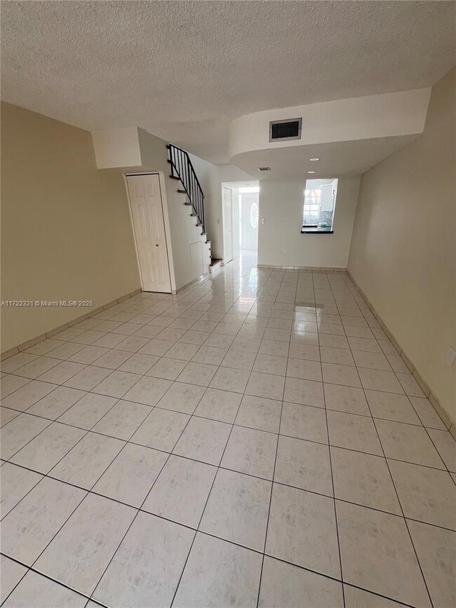 1165 W 38th Terrace in Hialeah, FL - Building Photo - Building Photo