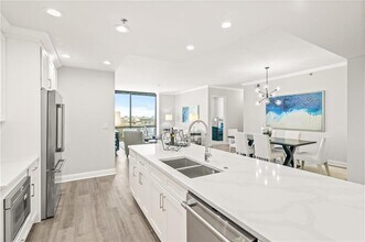 270 17th St in Atlanta, GA - Building Photo - Building Photo