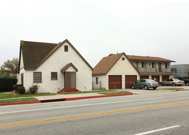 9948 Flower St in Bellflower, CA - Foto de edificio - Building Photo