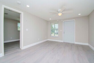 105 Karde Ln in Brandon, FL - Building Photo - Building Photo