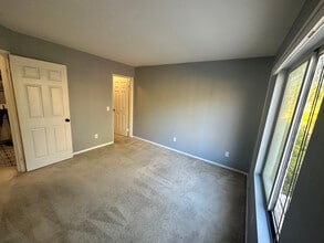 10W Borden Rd in San Marcos, CA - Foto de edificio - Building Photo