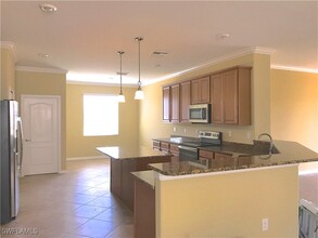 2093 Satsuma Ln in Naples, FL - Building Photo - Building Photo