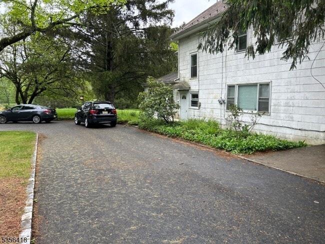 property at 11 Mt Bethel Rd