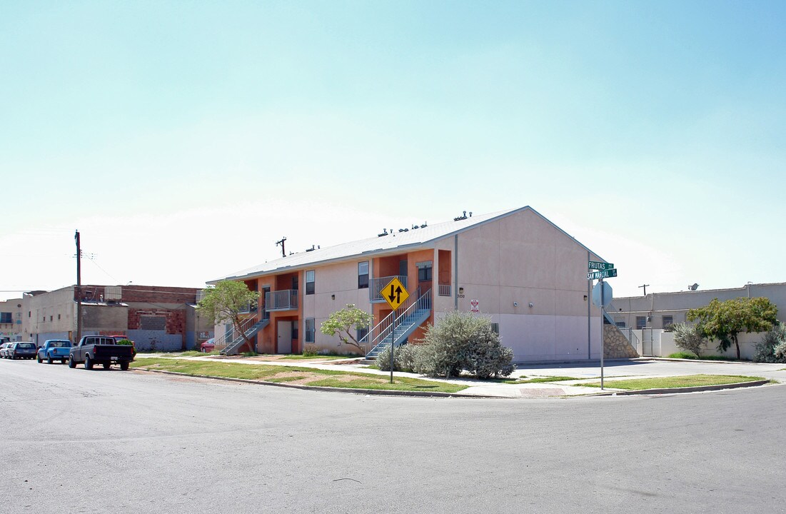 3030 Frutas Ave in El Paso, TX - Foto de edificio