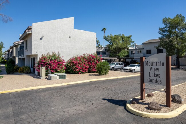 Mountain View Lakes in Phoenix, AZ - Foto de edificio - Building Photo