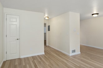 18209 96th Ave NE in Bothell, WA - Foto de edificio - Building Photo