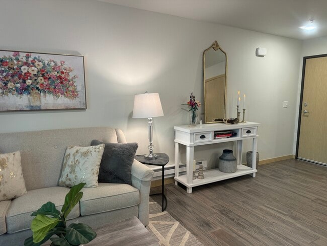 455 Century Pl, Unit 214 in Onalaska, WI - Foto de edificio - Building Photo