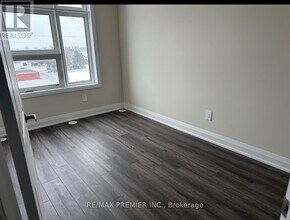 1581 Rose Way in Milton, ON - Building Photo - Building Photo