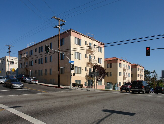 Beverly Manor Apartments in Los Angeles, CA - Building Photo - Building Photo