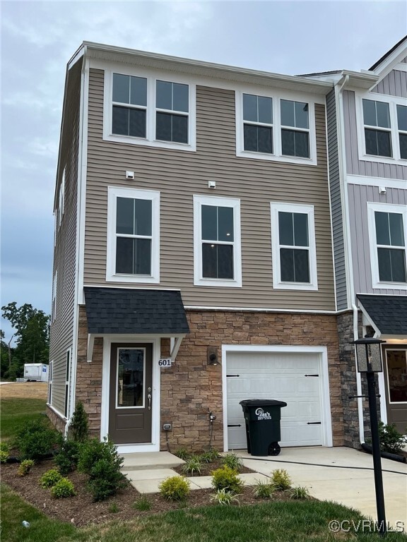 property at 601 Eking Green Dr