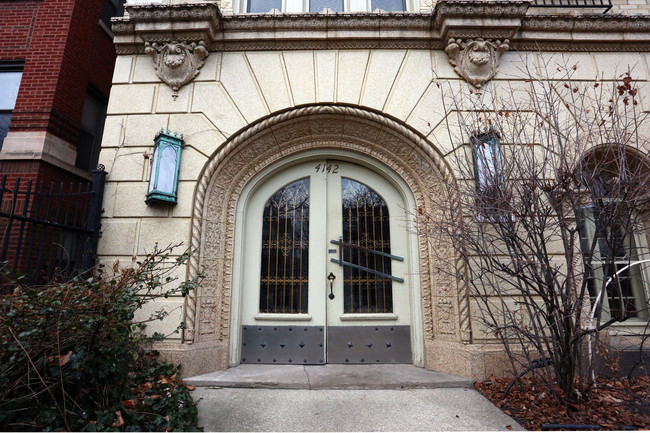 4142 N Keystone Ave in Chicago, IL - Foto de edificio - Building Photo