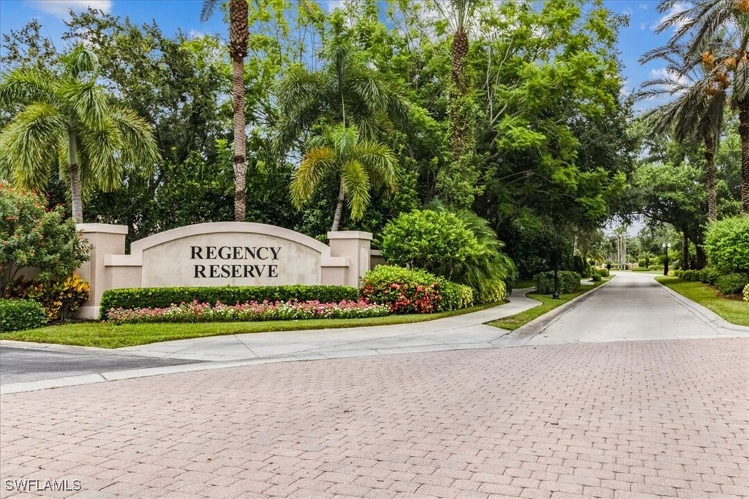 730 Regency Reserve Cir in Naples, FL - Building Photo