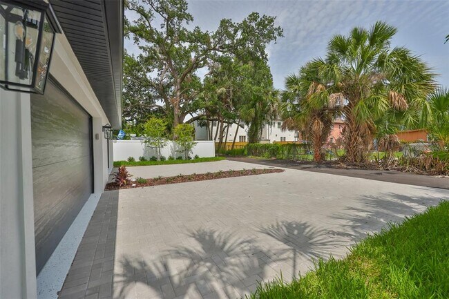 419 W Frances Ave in Tampa, FL - Building Photo - Building Photo