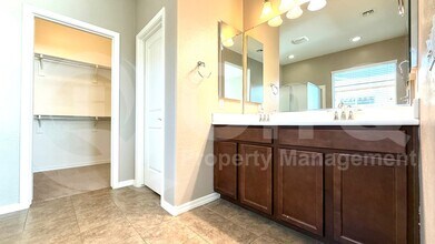 987 W Deoni Trail in San Tan Valley, AZ - Building Photo - Building Photo