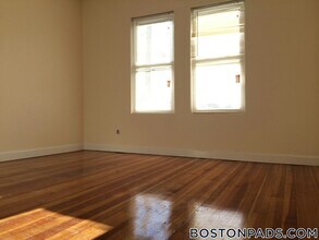 21-23 Weitz St., Unit 2 in Boston, MA - Building Photo - Building Photo
