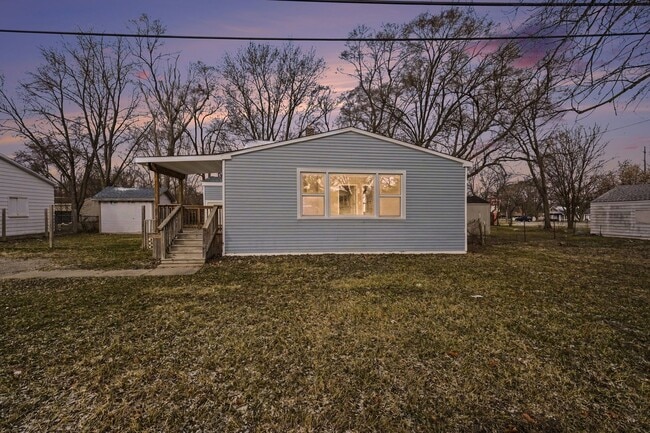 property at 6020 Lincoln Blvd