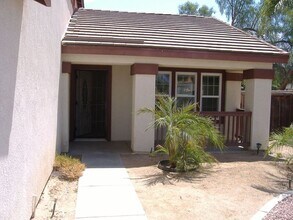 135 Nightfall Rd in San Jacinto, CA - Building Photo - Building Photo