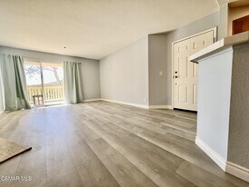 5744 Oak Bend Ln in Oak Park, CA - Building Photo