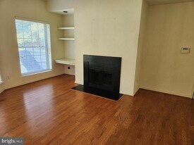 3916 Penderview Dr in Fairfax, VA - Building Photo