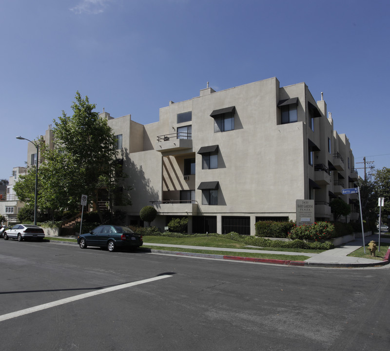 Barry Gardens Plaza Apartments in Los Angeles, CA - Foto de edificio