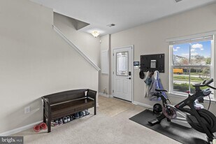 7933 Trailview Xing in Glen Burnie, MD - Building Photo