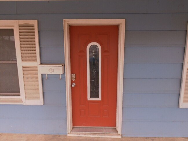 310 E Market St in Warrensburg, MO - Building Photo - Building Photo