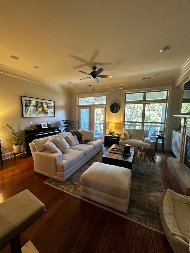 property at 2471 Gatebury Cir